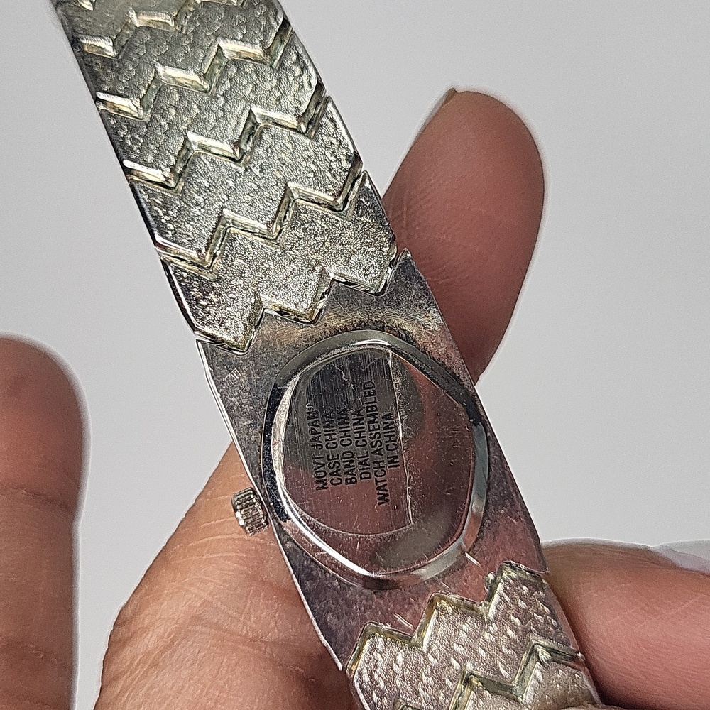 Quartz Xanadu Rhinestone Watch - Picture 5 of 16